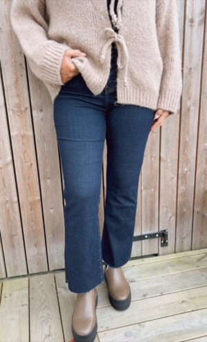 Demi Flare jeans, Mörk otvättad denim