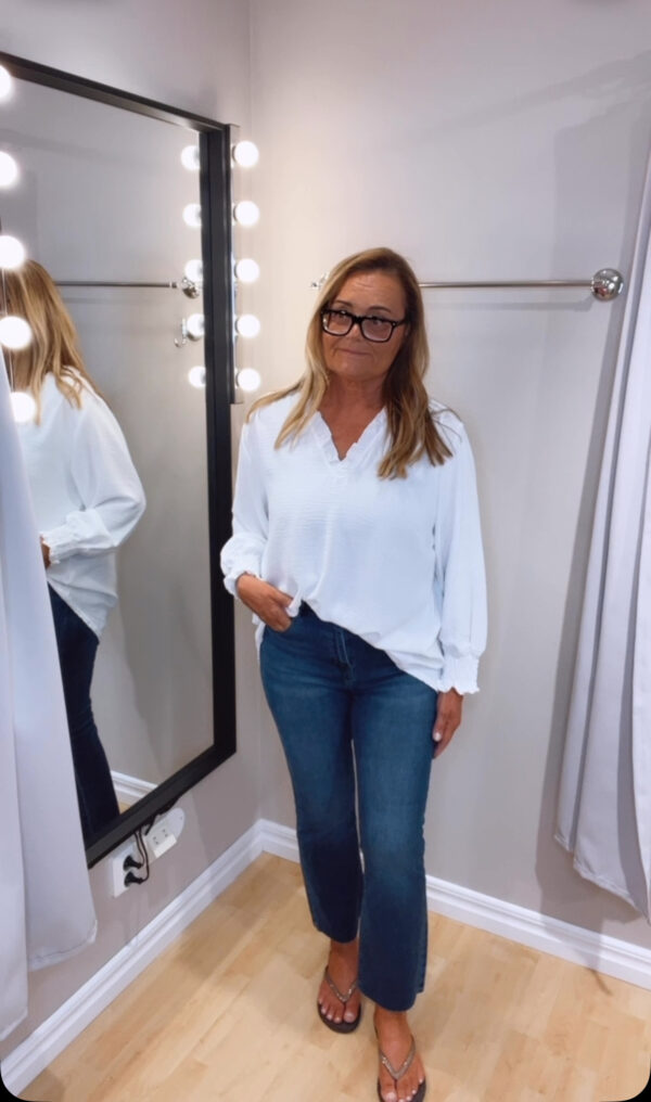 IMG_7840 Vendela blus, Vit. (Klicka och se film med plagg på)