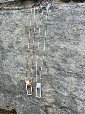 IMG_6439 Halsband, Silver och guld från Gemini. (Klicka och se film) Silver åter januari 2026