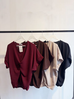 DE1FE92C-21B8-42D2-B293-E0FD34E76133 2 Topp med knut fram, Vinröd