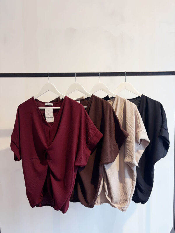 DE1FE92C-21B8-42D2-B293-E0FD34E76133 2 Topp med knut fram, Vinröd