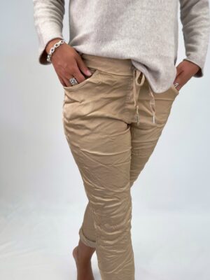 IMG_1192_SnapseedCopy Magisk Glansig byxa, Beige. (Klicka se film)