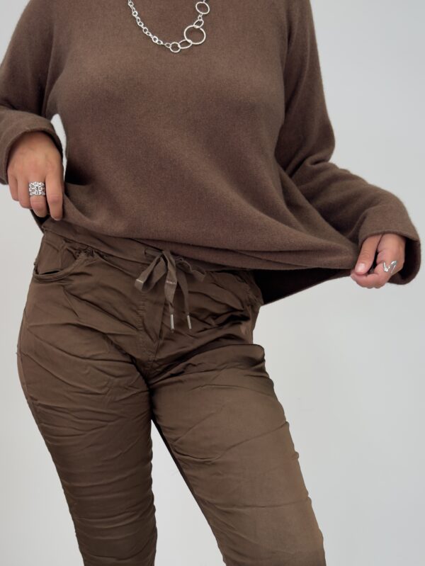 Magisk Glansig byxa, Brun.