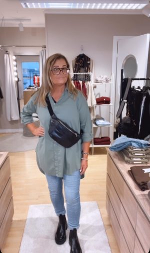 IMG_0241 Nelly väska i lammskinn, Svart. (Klicka se film och bilder)