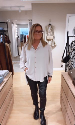 IMG_0355 2 Smilla blus, Beige. (Klicka, se film med plaggen på)