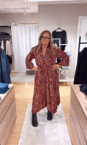 IMG_2293 Zassi dress Leo, Vinröd. (Klicka se film)