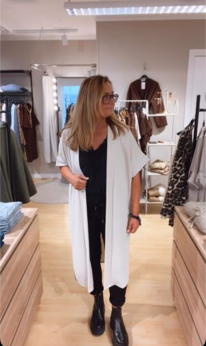 Kaftan med kort ärm, Beige. (Klicka se film)