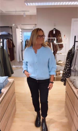 IMG_9441 Moa gosig kofta, Blå. (Klicka se film)