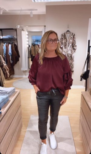 IMG_0630 Molly blus, Wine. (Klicka se film)