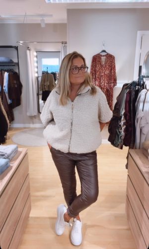 IMG_0653 Magisk byxa, Vaxad Espresso One Size, mindre i stl (Klicka se film)