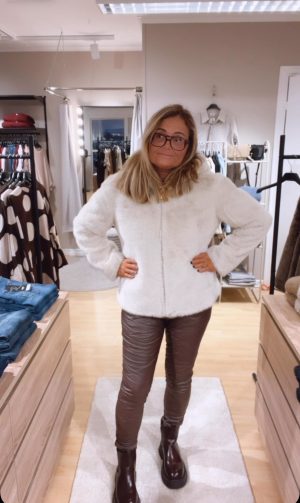 IMG_1016 Cool vändbar jacka, Sand. (Klicka se film)