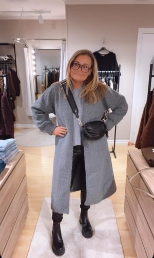 IMG_1283 Duster Coat, Grå. (Klicka se film)