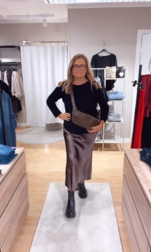 Glammy skirt, Espresso. (Klicka se film)